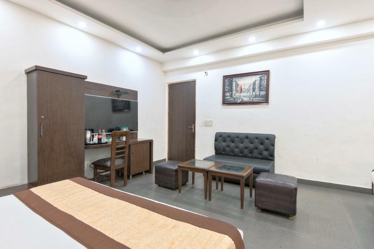 Hotel La Vista Delhi New Delhi Extérieur photo